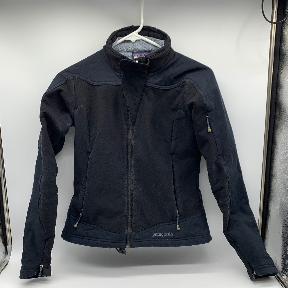 Patagonia Women's Scythe Black and Navy Jacket Size XS